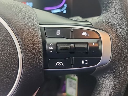 Used 2025 Kia Sportage LX AWD/4WD image 30