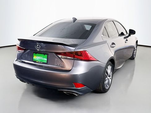 Used 2018 Lexus IS 300 w/ Comfort Package RWD image 10