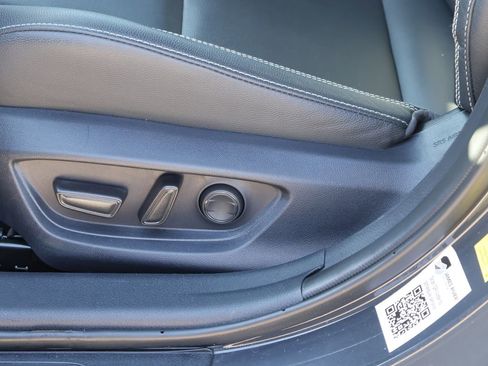 Used 2025 Toyota Camry SE w/ Multimedia Upgrade Package image 23