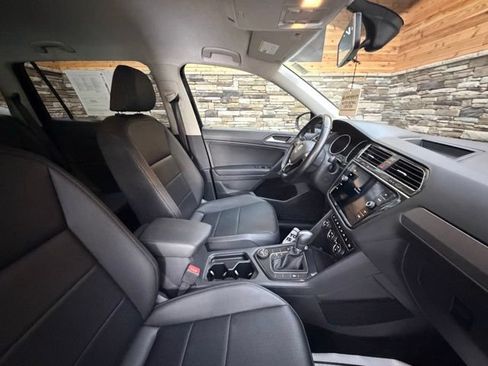 Used 2019 Volkswagen Tiguan SE AWD/4WD image 16