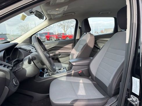 Used 2019 Ford Escape S image 18