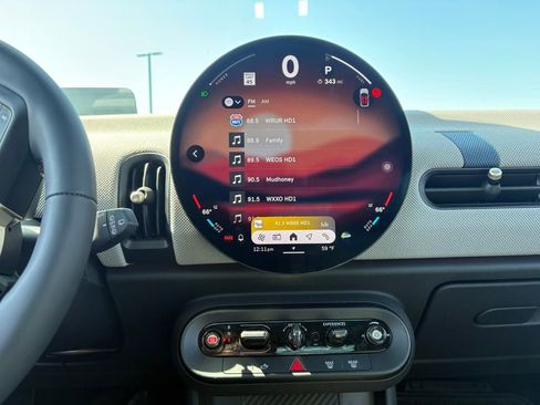 Used 2025 MINI Cooper 2-Door Hardtop image 8