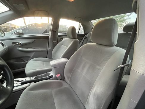 Used 2013 Toyota Corolla LE FWD image 4