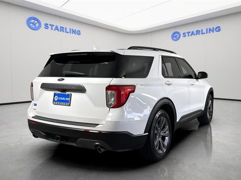 Used 2021 Ford Explorer XLT w/ Equipment Group 202A image 8