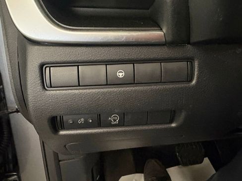 Used 2023 Nissan Rogue SV image 19