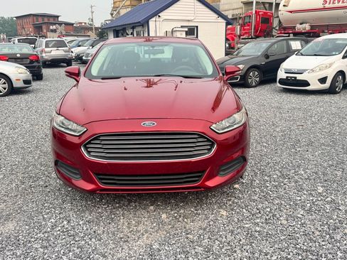 Used 2014 Ford Fusion SE FWD image 2