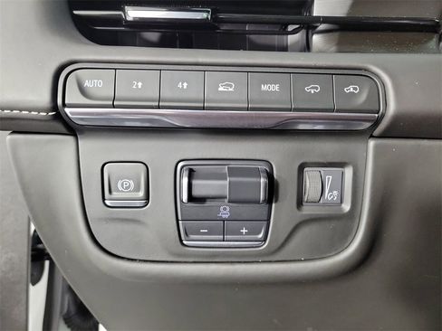 Certified 2023 Cadillac Escalade Sport Platinum w/ LPO, ONYX Package image 32