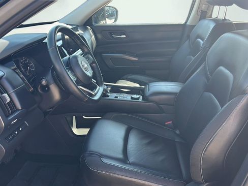 Used 2023 Nissan Pathfinder SL AWD/4WD image 6