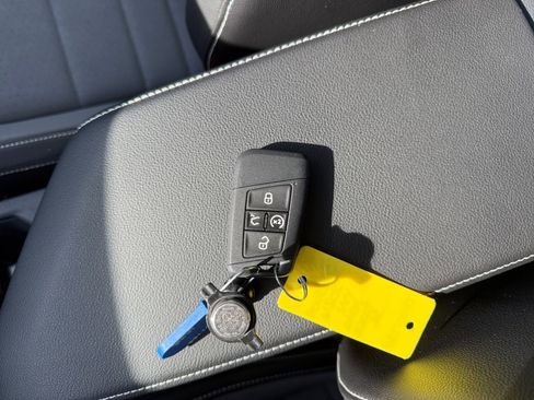 New 2026 Volkswagen Jetta SE image 33