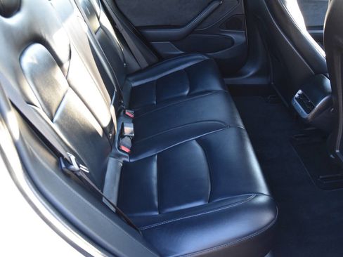 Used 2018 Tesla Model 3 Long Range image 11