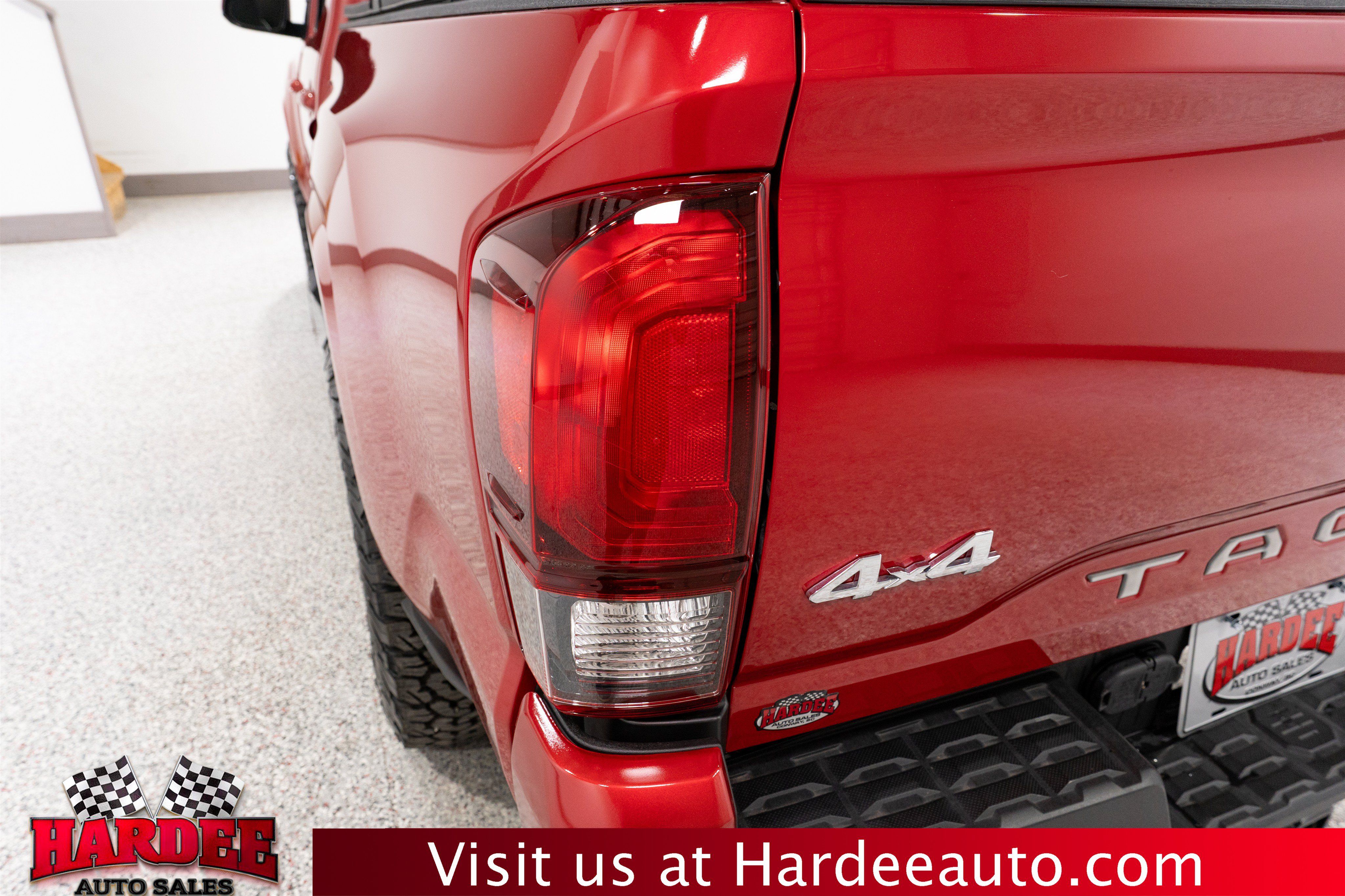 Used 2023 Toyota Tacoma SR AWD/4WD image 9