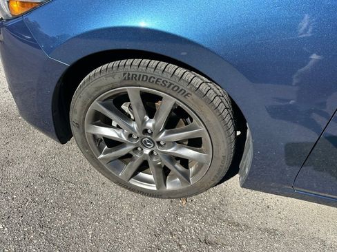 Used 2018 MAZDA MAZDA3 Grand Touring w/ Premium Equipment Package image 10