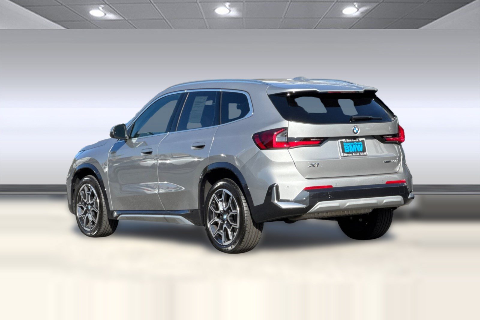 Used 2026 BMW X1 xDrive28i w/ Technology Package AWD/4WD image 3