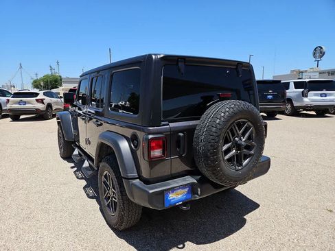 Used 2025 Jeep Wrangler Unlimited Sport AWD/4WD image 6