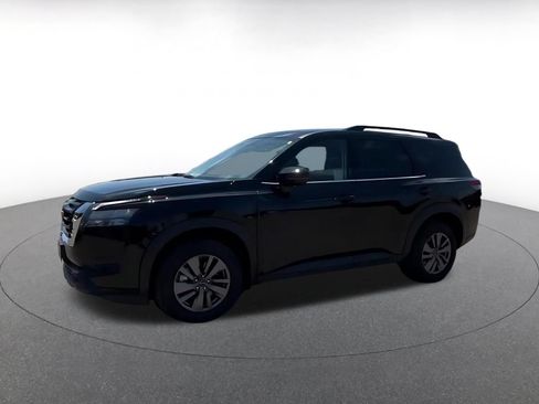 Used 2025 Nissan Pathfinder SV FWD image 8