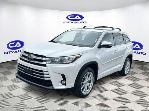 Used 2018 Toyota Highlander Limited Platinum w/ Protection Package #3 image 9