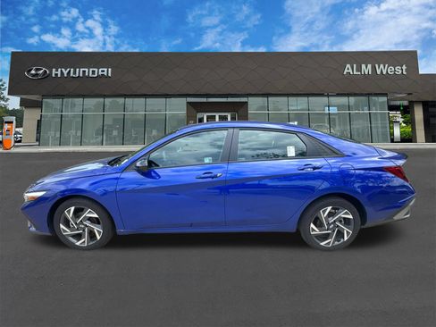 Used 2025 Hyundai Elantra Sport FWD image 8