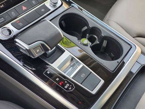 Used 2022 Audi Q7 Premium Plus image 19