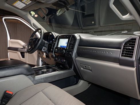 Used 2022 Ford F250 XLT w/ XLT Premium Package image 16