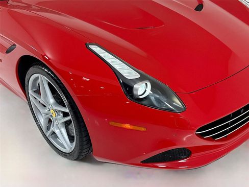Used 2016 Ferrari California T image 36