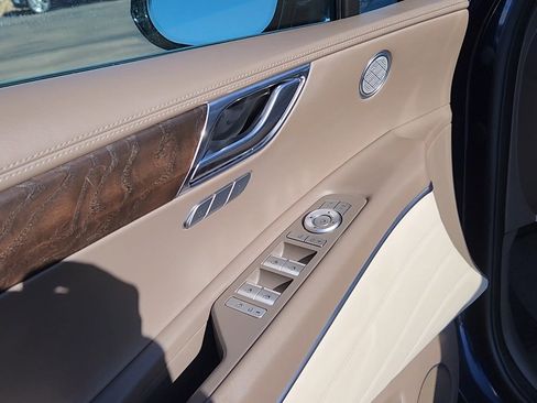 Used 2024 Genesis GV80 2.5T image 7