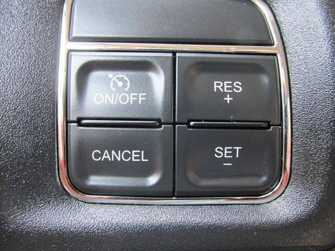 Used 2014 RAM 2500 Tradesman w/ Chrome Appearance Group AWD/4WD image 12