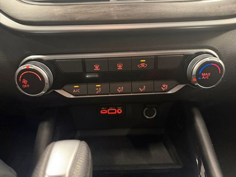 Used 2023 Nissan Altima 2.5 SV FWD image 18