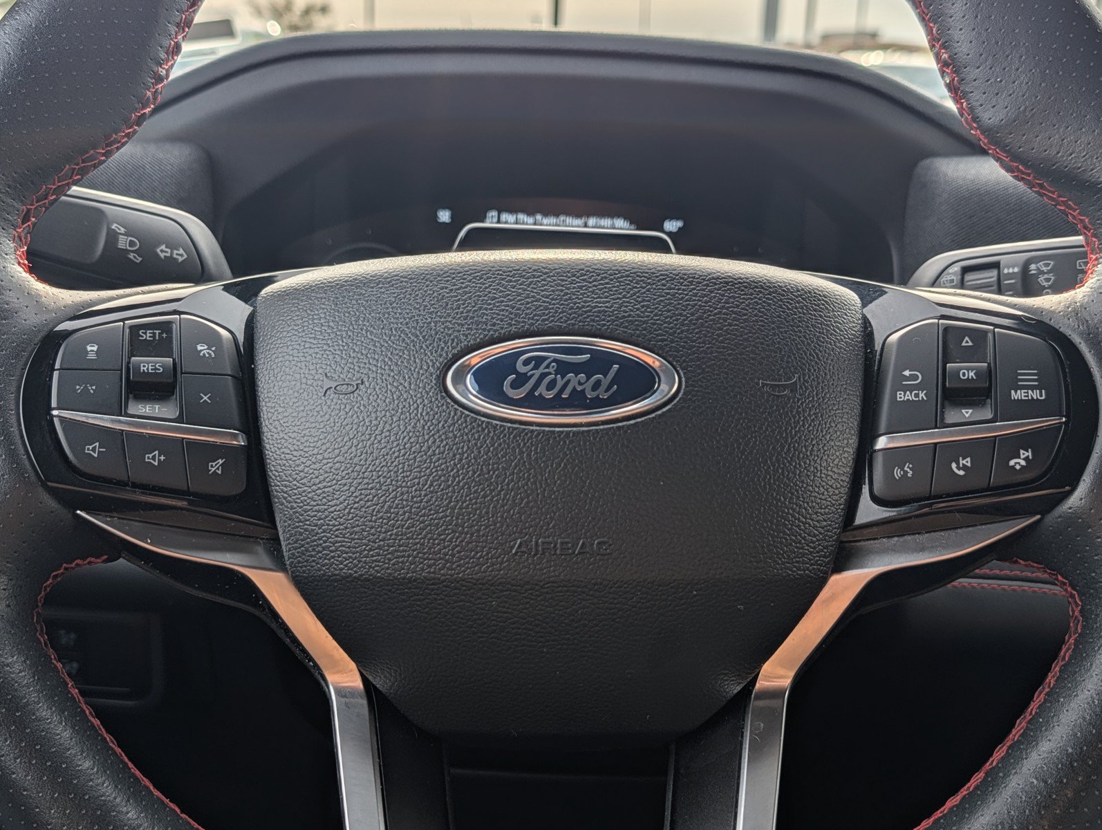 Used 2025 Ford Explorer ST-Line AWD/4WD image 24