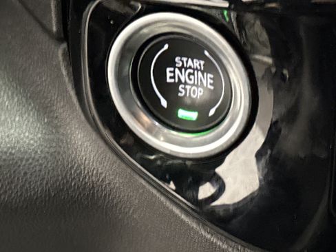 Used 2025 GMC Sierra 1500 SLT image 32