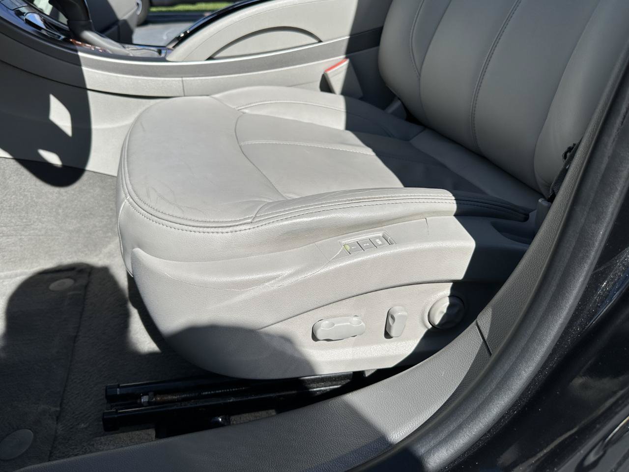 Used 2012 Buick LaCrosse Premium FWD image 25