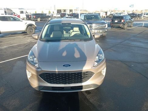 Used 2021 Ford Escape SEL w/ Technology Package image 2