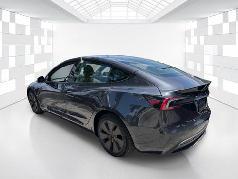 Used 2024 Tesla Model 3 Standard Range RWD image 5