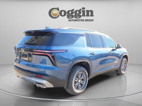 New 2026 Chevrolet Traverse LT w/ Driver Confidence Package FWD image 5