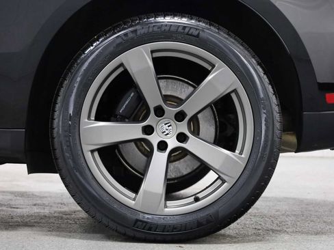 Used 2026 Porsche Macan AWD/4WD image 39