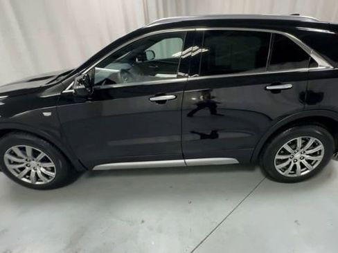 Used 2022 Cadillac XT4 Premium Luxury w/ Technology Package AWD/4WD image 5