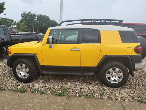 Used 2007 Toyota FJ Cruiser 4WD image 1