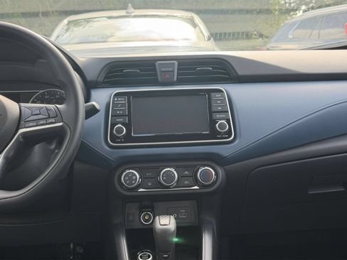 Used 2025 Nissan Versa SV FWD image 17