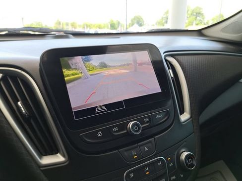 Used 2023 Chevrolet Malibu LT FWD image 11