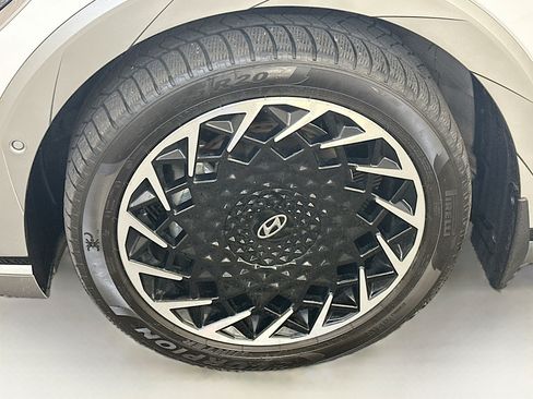 Used 2024 Hyundai Ioniq 5 Limited AWD/4WD image 35