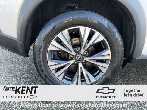 Used 2023 Nissan Rogue SV image 8