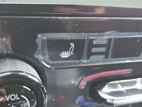 New 2025 Jeep Grand Cherokee Altitude image 7