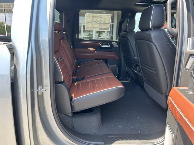 New 2026 GMC Sierra 3500 Denali Ultimate w/ LPO, Black Badging Package AWD/4WD image 13