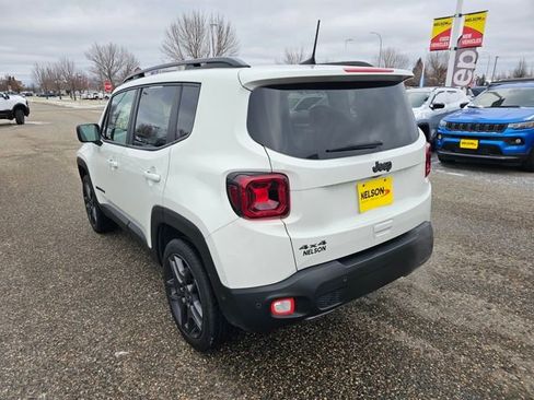 Used 2021 Jeep Renegade Latitude w/ Luxury Group II image 9