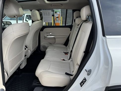 Certified 2021 Mercedes-Benz GLB 250 4MATIC image 11