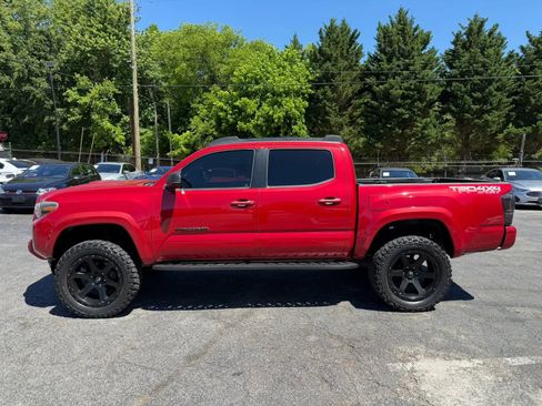 Used 2017 Toyota Tacoma TRD Sport w/ Tow Package (A/T) AWD/4WD image 7