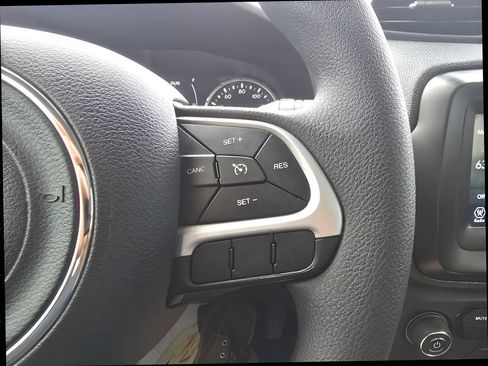 Used 2021 Jeep Renegade Sport w/ Sport Appearance Group FWD image 23