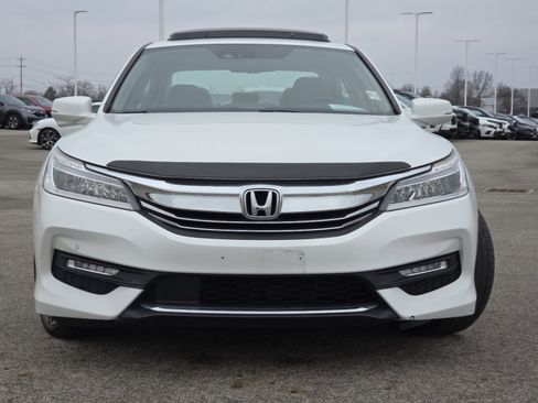 Used 2016 Honda Accord Touring image 11