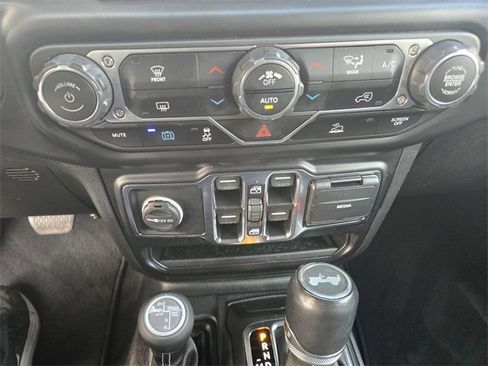 Used 2021 Jeep Wrangler Unlimited Sahara image 17