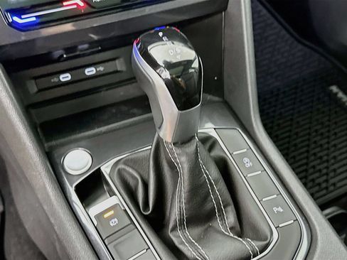 Used 2024 Volkswagen Tiguan SE R-Line AWD/4WD image 28
