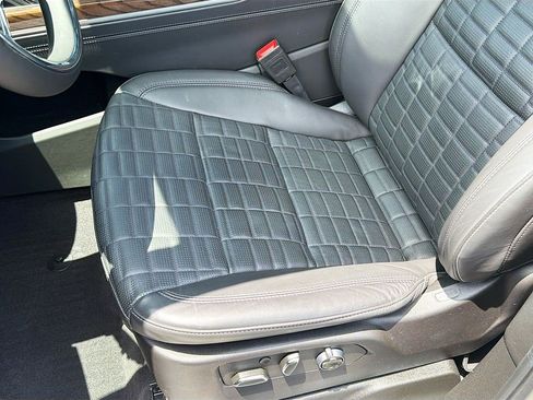 Certified 2025 Cadillac Escalade ESV Sport Platinum RWD image 15